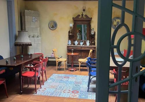 CIZ Wine Bar & More