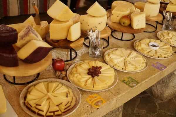 Cheese Bars - Degustări tematice cu brânză și vin