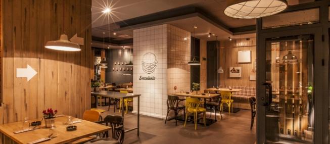 Stadio - Restaurant with athrium